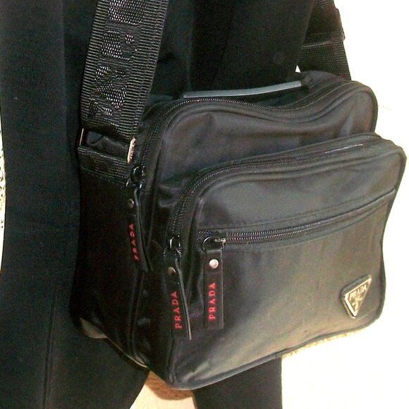 Black Nylon Multi-Compartment Convertible Crossbody Bag NOT PRADA LINEA ROSSA - Picture 12 of 12